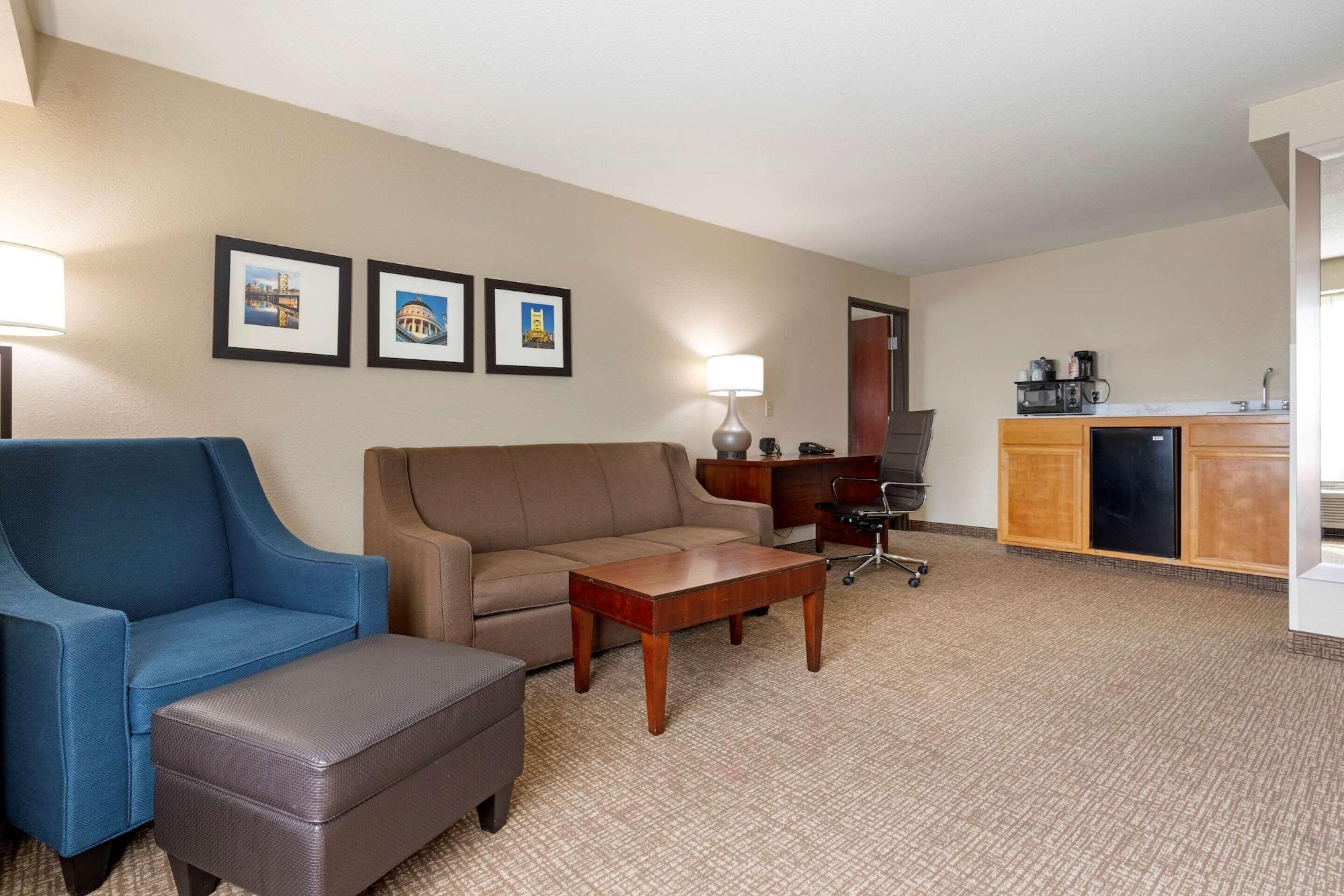 Comfort Suites Downtown Sacramento Extérieur photo